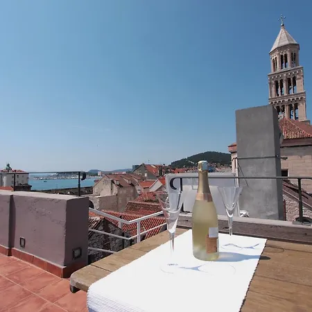 Million Dollar View Apartment Split